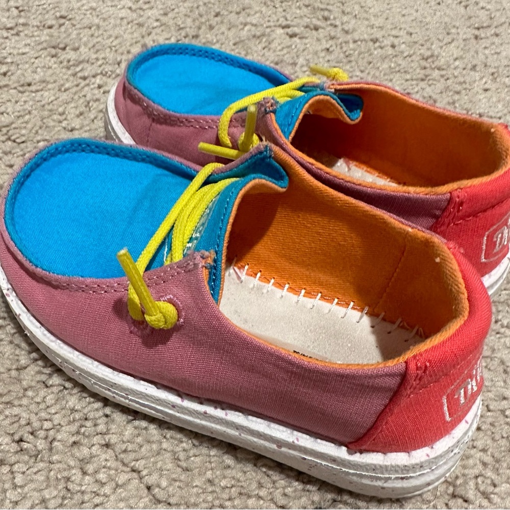 Girls:Kids Hey Dudes